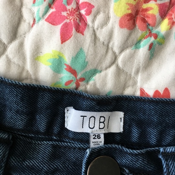 Shorts - Picture 3 of 3